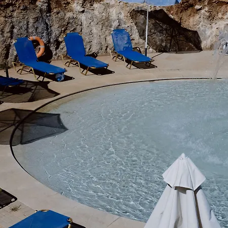 מלון Sunshine Village (adults Only)
